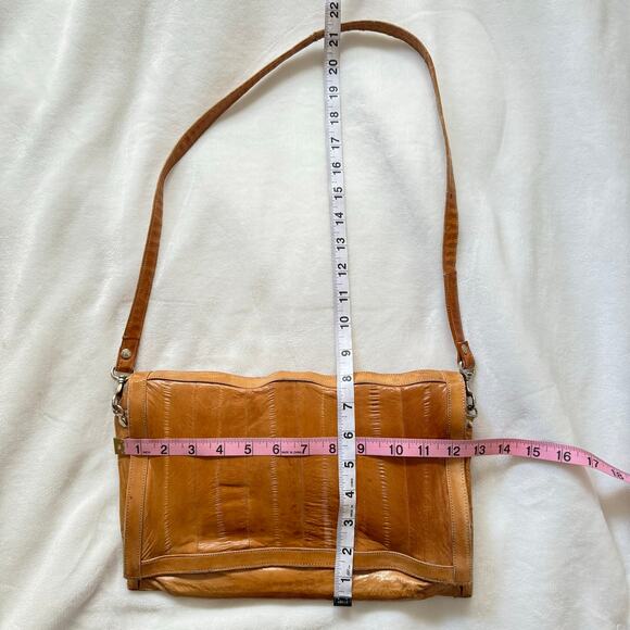 Vintage 1970s Eel Skin Satchel Crossbody Pocketed Caramel Colored Boho Purse - Picture 10 of 13